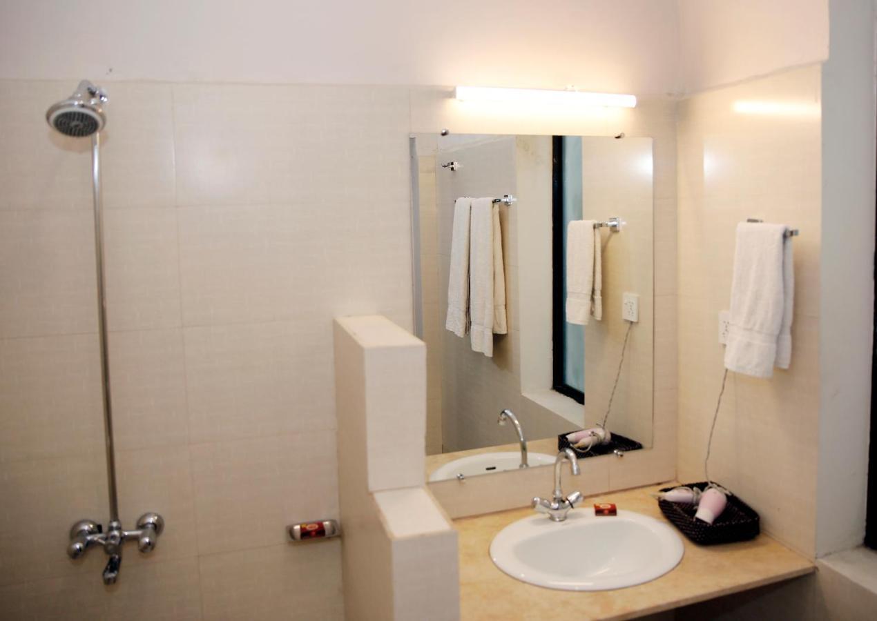 Ambassador Suites & Hotel Islamabad Bagian luar foto
