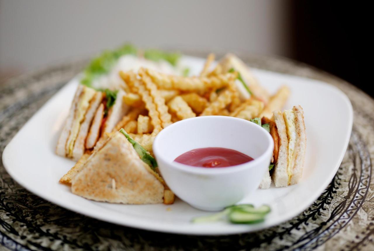 Ambassador Suites & Hotel Islamabad Bagian luar foto